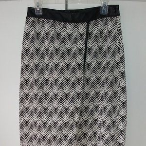 Liz Claiborne Black & White Zig Zag Skirt - Size M